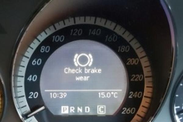 image of Mercedes Benz Brake Wear Warning Light